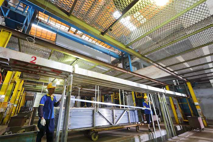 鋁型材定制開模鋁型材氧化車間